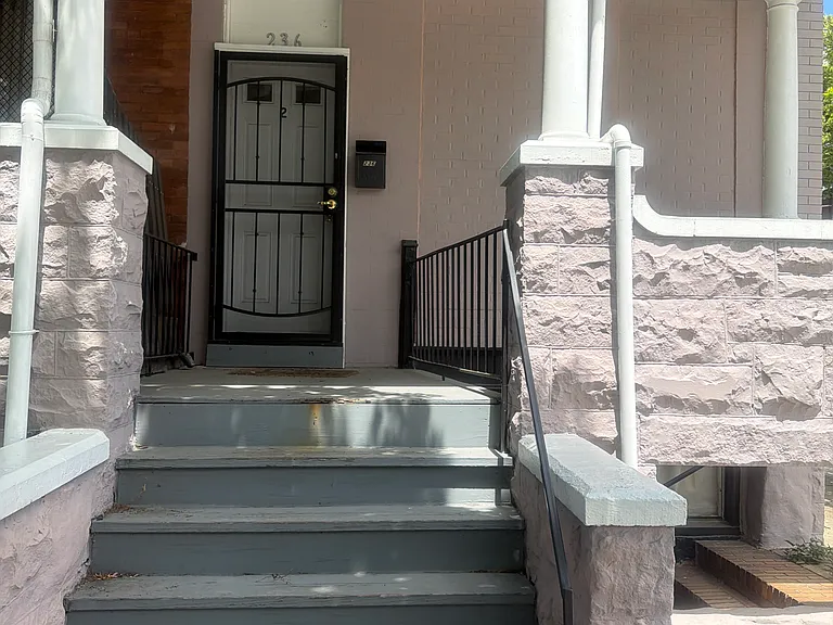 236 E 25th St — Photo 9