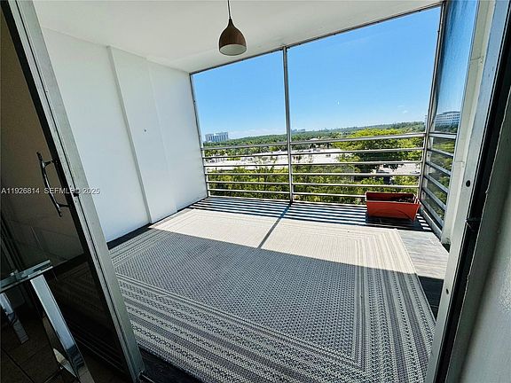 5th image of 3660 NE 166th St APT 812