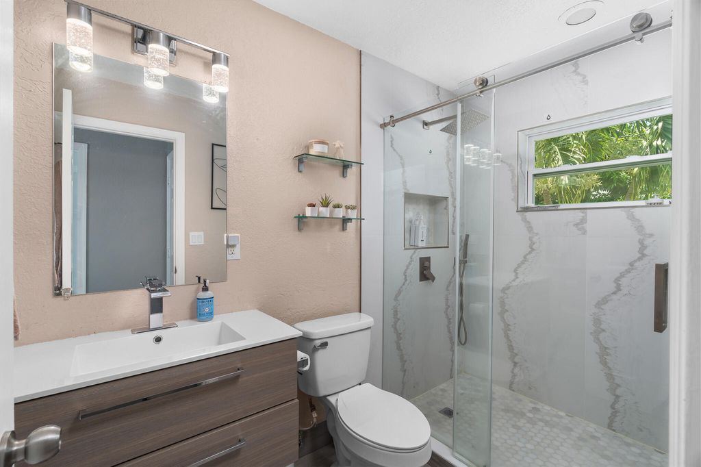 3440 NE 10TH Terrace, photo 7