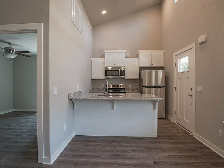 668 N Honey Locust Bnd — Photo 6