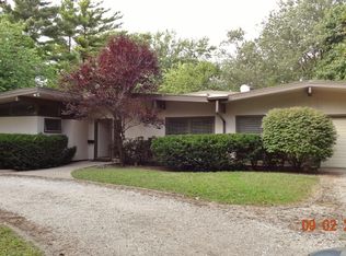 1900 Oakwood Rd, Northbrook, IL 60062