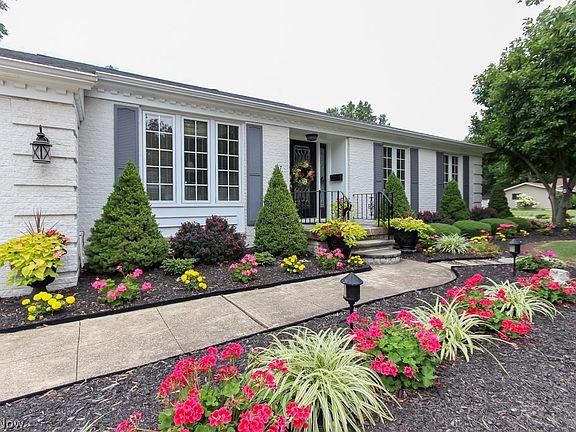 3rd image of 357 Greenlawn Dr