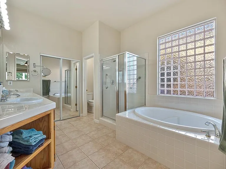 1649 Corbridge Dr — Photo 7