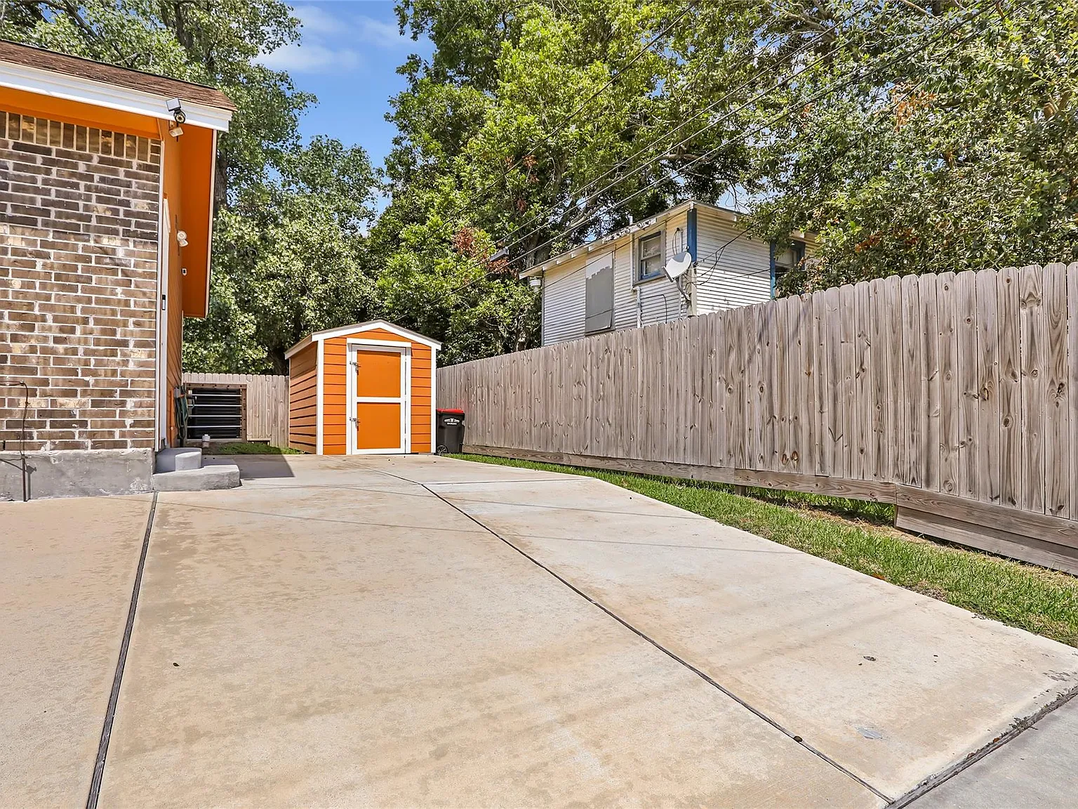 3 bed, 2.0 bath, 1671 sqft, $1,800 — Photo 4