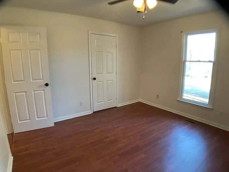 911 Glenrose Dr — Photo 20