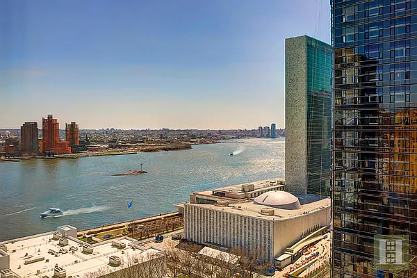 Rented by Halstead Real Estate | media 4