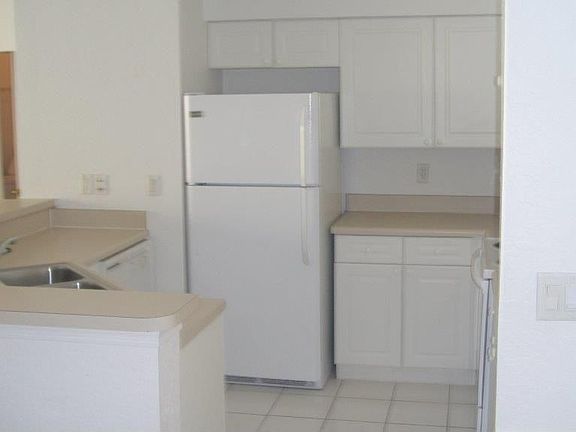 5th image of 5233 Wellington Park Cir APT B46