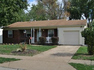 7414 Foxtrail Dr, Hazelwood, MO 63042