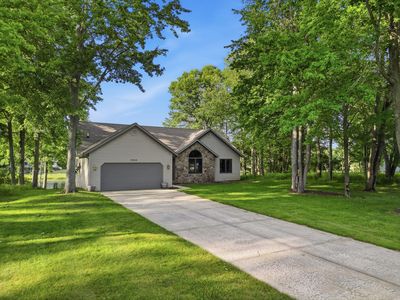 8946 Edgewater Dr, Stanwood, MI, 49346