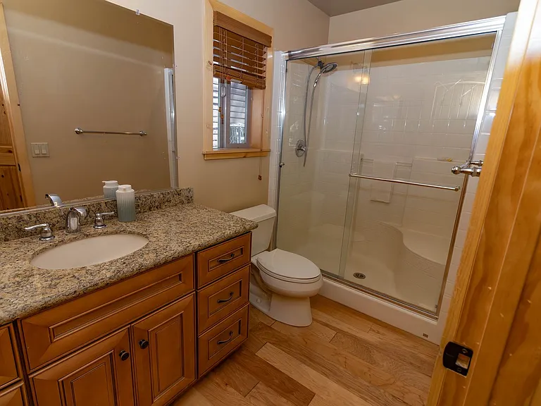 560 Temple Ln — Photo 14
