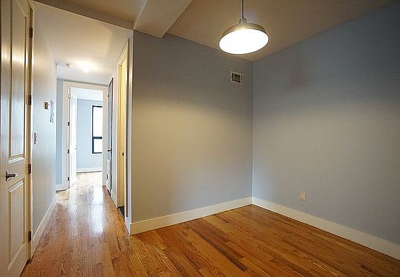 3rd image of 377 S 5th St APT 2R