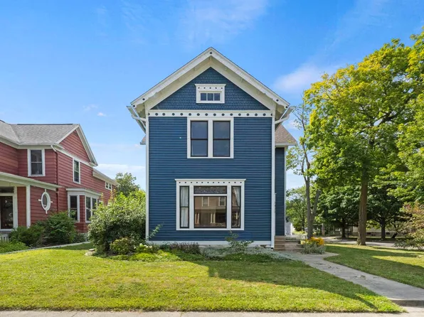 2402 S Harrison St, Fort Wayne, IN 46807