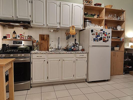 3rd image of 176 Kingsland Ave APT 2