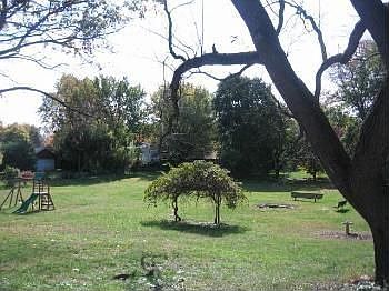 3rd image of 5160 Lake Ave