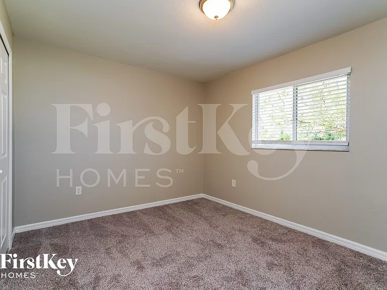 2912 SW 2nd Ave — Photo 13