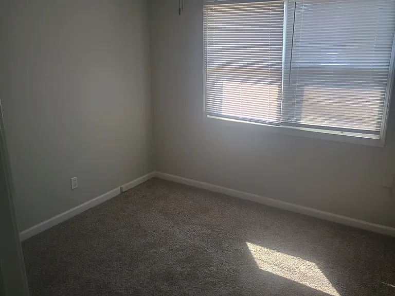 1808 Bacon St — Photo 4
