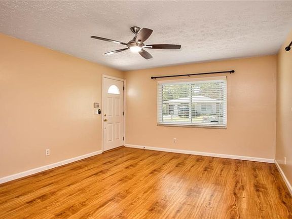 5th image of 6702 S Englewood Ave