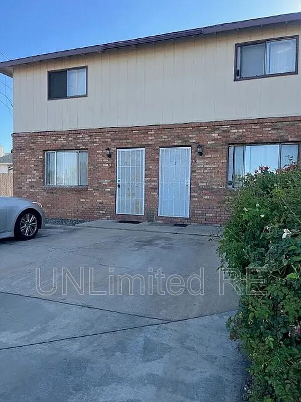2 bed, 1.0 bath, 1000 sqft, $1,425 — Photo 2