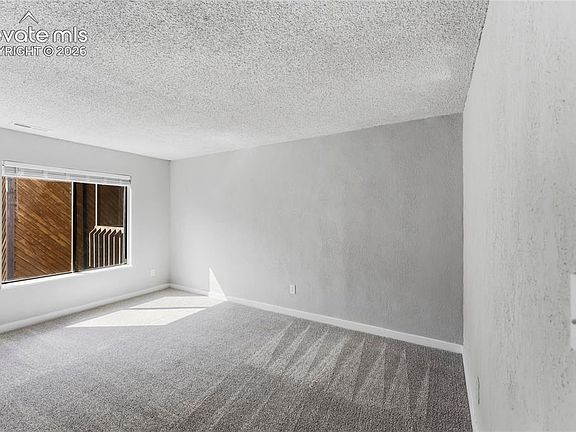 5th image of 935 Saturn Dr Unit 203