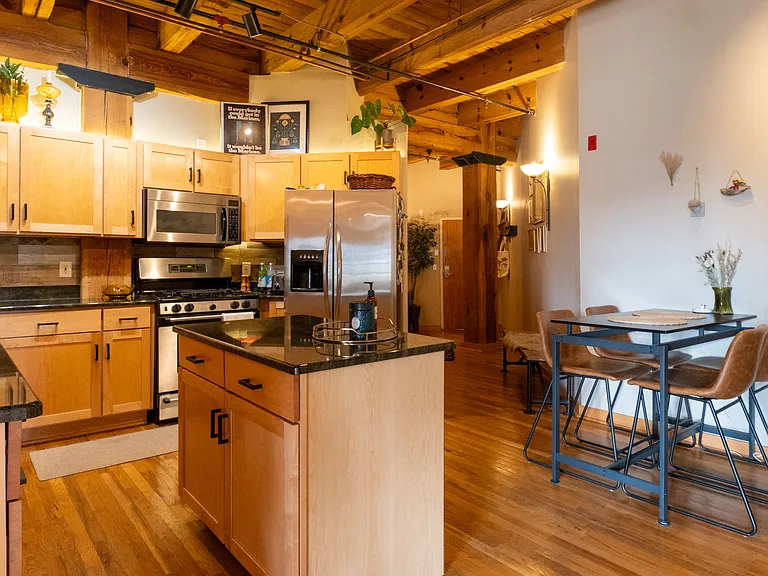 413 N 2nd St #310 — Photo 4