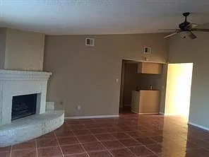 3 bed, 2.0 bath, 1560 sqft, $1,900 — Photo 4