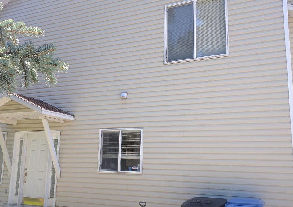 1st image of 1126 E Elgin Ave