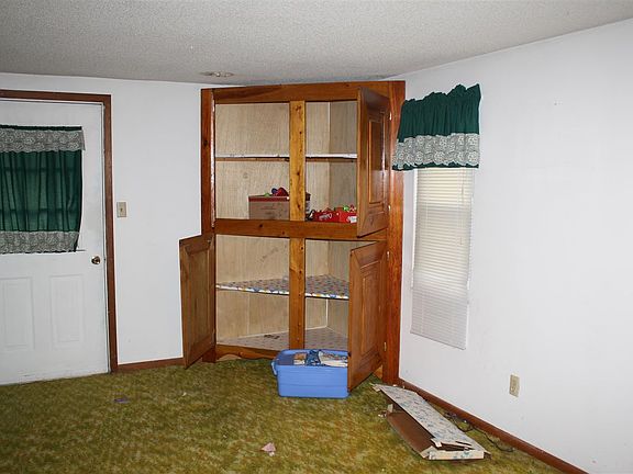4th image of 2369 S Sunset Dr