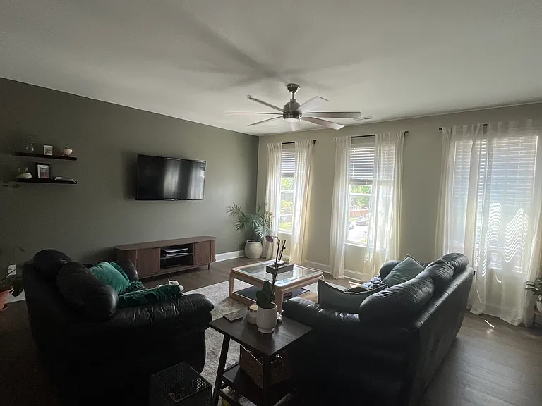 Market Grove Dr — Photo 3
