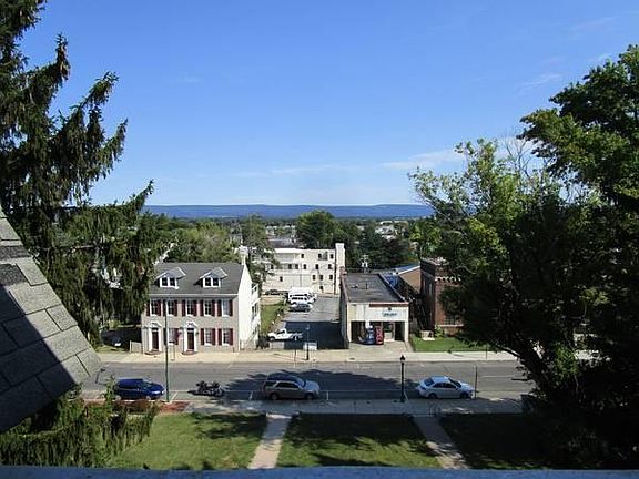 5th image of 337 N Potomac St #3