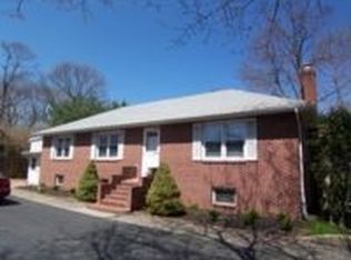 18 Cedar Rd, Kings Park, NY 11754