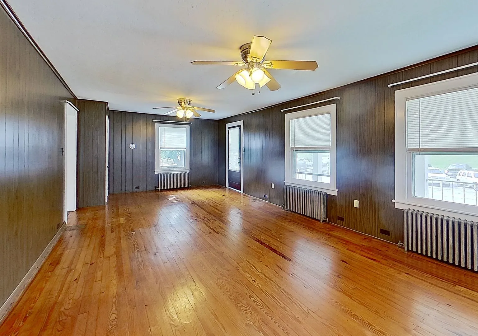 2 Bedroom Home with Off Street Parking — Photo 2