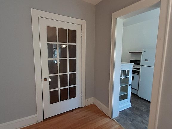 5th image of 93 Lexington Pkwy S APT 303