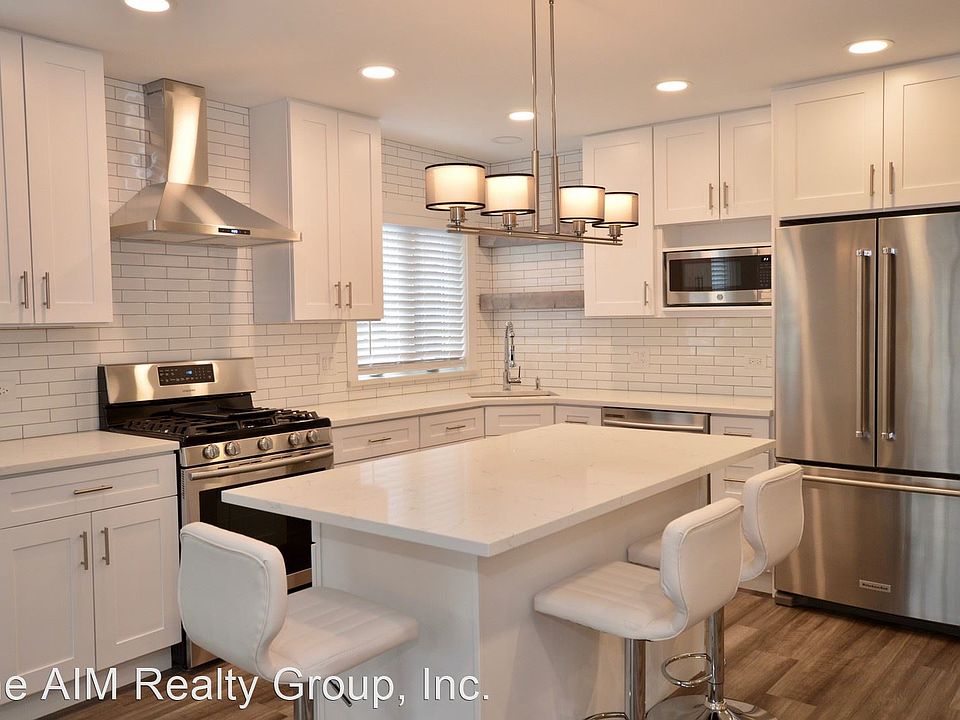 1st image of 577 Pennsylvania Ave Ste 202