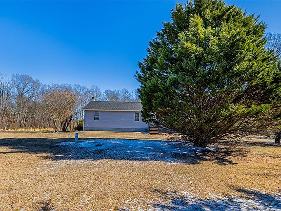 4th image of 105 Canfield Rd