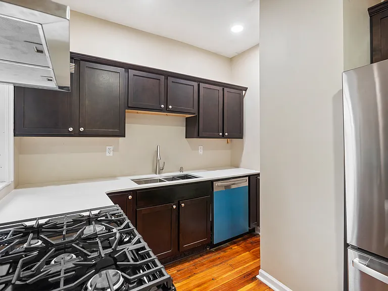 483 Alexander St #4 — Photo 7