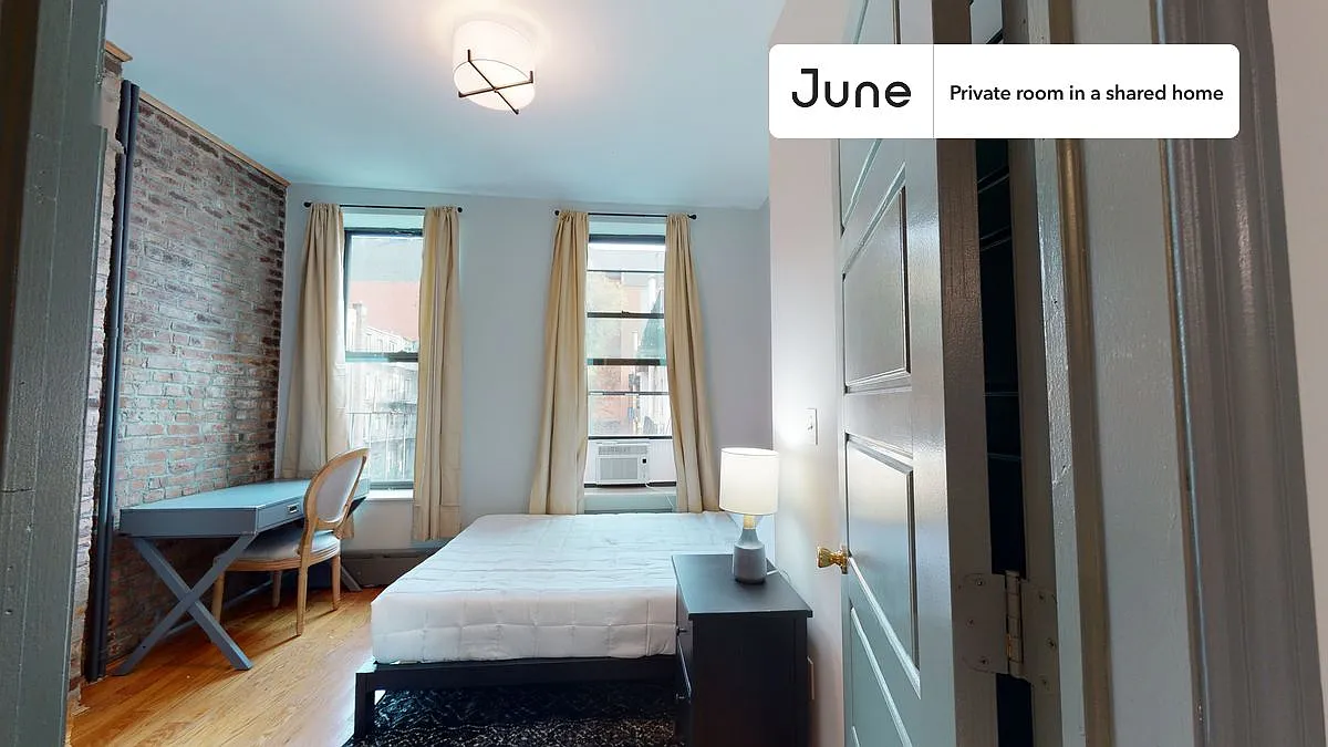 Queen bedroom in 2 bed/2 bath home in East Harlem #579 B — Photo 2