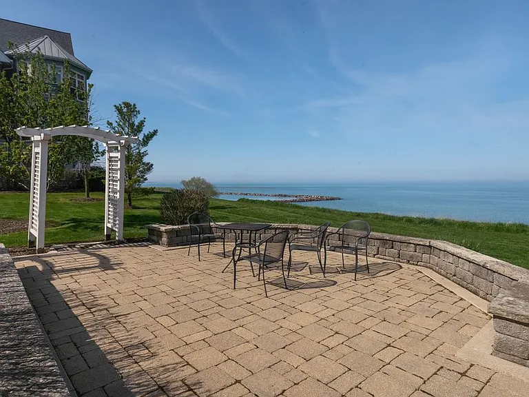 3872 S Lake Dr #211 — Photo 14