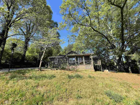 169 Hoyt St, Cornelia, GA 30531