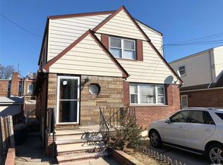 3935 213th St, Flushing, NY 11361