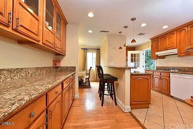 1736 Vistillas Rd — Photo 9