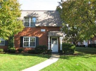 2729 Pease Dr #A101, Rocky River, OH 44116