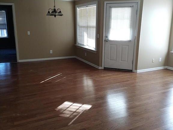 2nd image of 2906 F Mulberry Ln