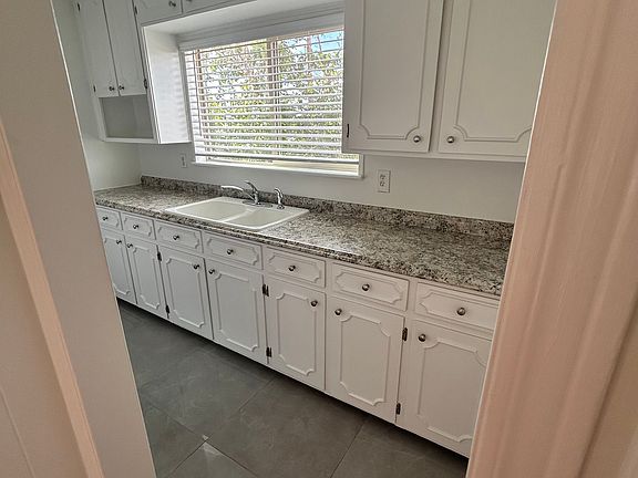 2nd image of 336 Lynne Way