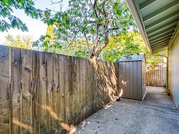 4th image of 7326 N Greeley Ave #7326