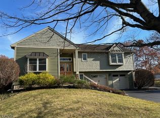 57 Redwood Ter, Flemington, NJ 08822