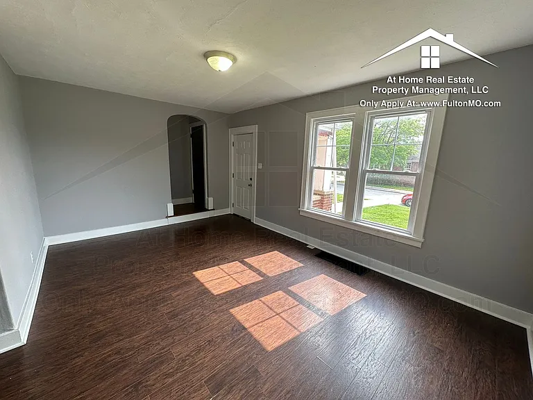 835 Nichols St — Photo 4