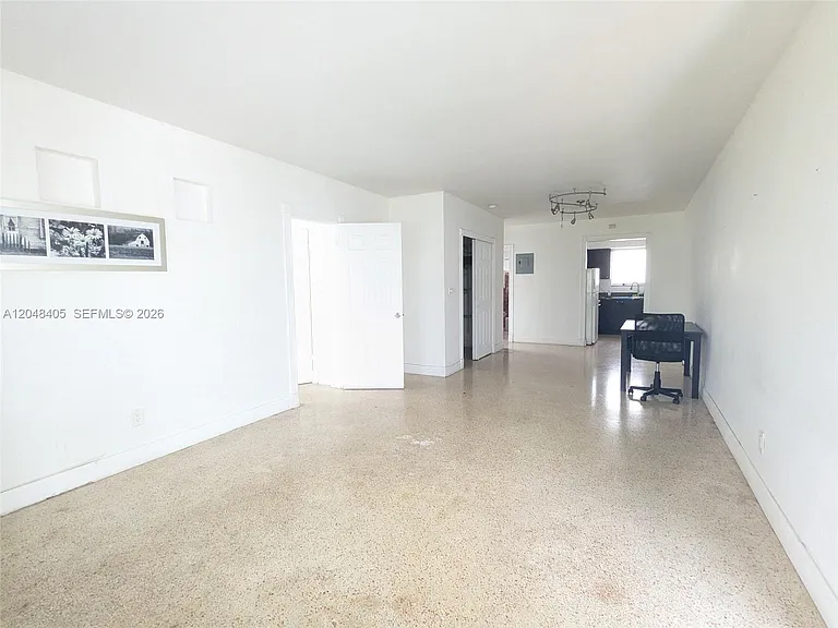 7805 Crespi Blvd #1 — Photo 2
