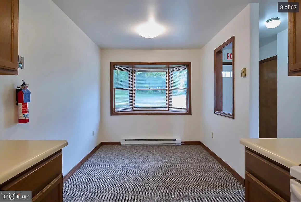 3 bed, 1.5 bath, 2400 sqft, $2,550 — Photo 3