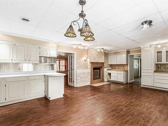 2nd image of 6847 Bruno Ave