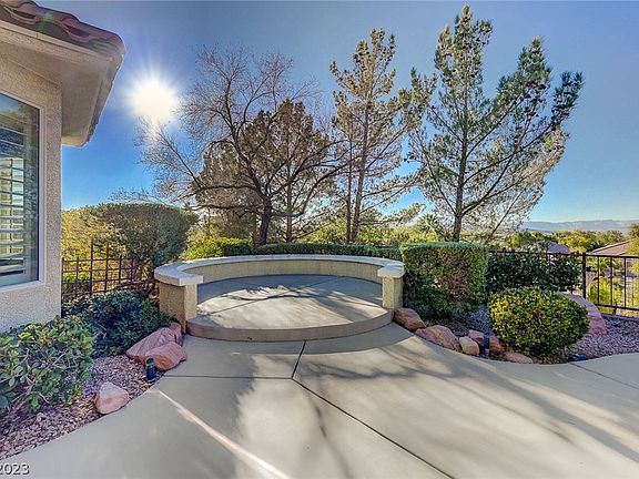 2nd image of 2335 Schaeffer Hills Dr